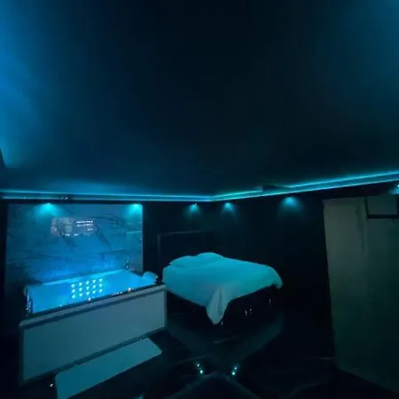La Suite Prestige Jacuzzi,Sauna,Netflix,Disney Amiens Exterior photo
